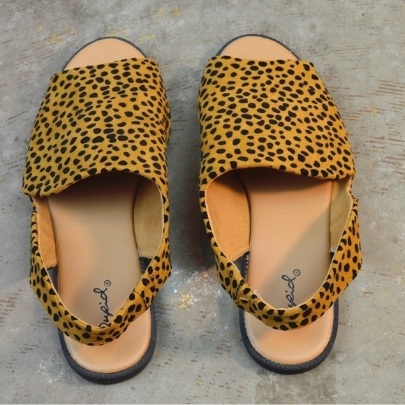 NWOT Qupid Cheetah Print Faux Suede Open Toe Flat Sling Back Sandals, Size 9 - Picture 9 of 9